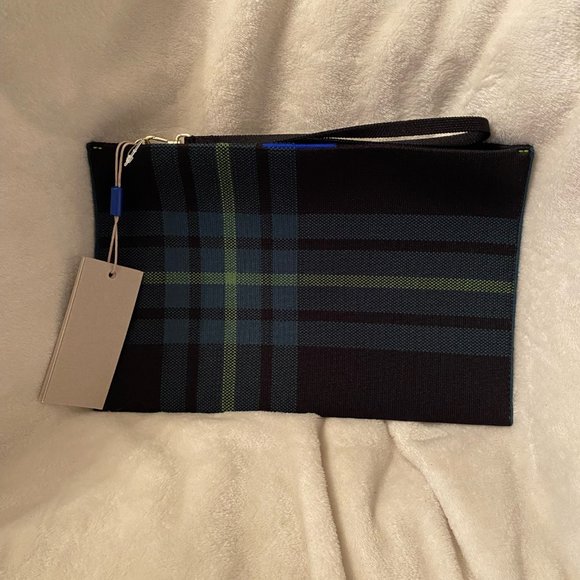 Pine Tree Plaid Rothy's Wristlet- BRAND NEW - Picture 2 of 4